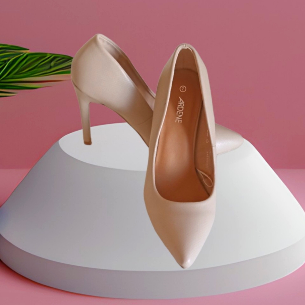 🤩Host Pick 🤩 Like new🌷 ARDENE Beige Faux Leather High Heel Pumps